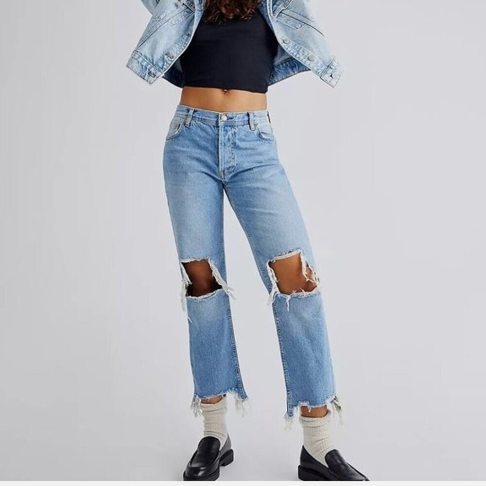 We The Free People Maggie Mid-Rise Straight Leg Relaxed Jeans Distressed Size 30